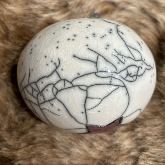 Home Decor Sculpture Signed by Artist Orb Ball Stars NEW - Picture 5 of 7